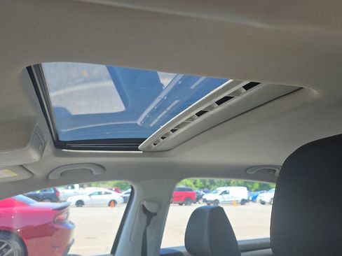 Used 2014 Volkswagen Passat TDI SE FWD image 9