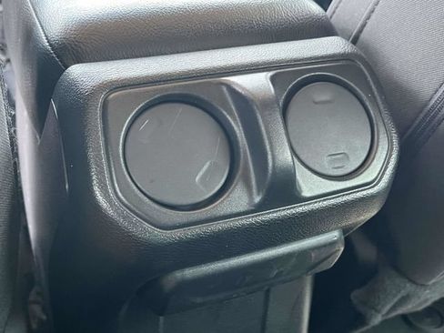 Used 2019 Jeep Wrangler Sport AWD/4WD image 18