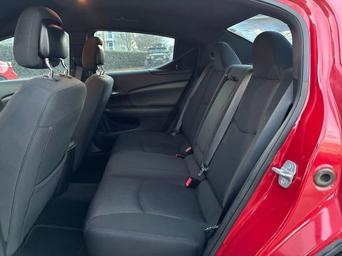 Used 2013 Dodge Avenger SE image 23