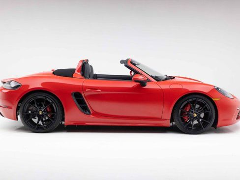 Used 2017 Porsche 718 Boxster S image 11