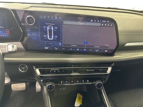 Used 2024 Chevrolet Traverse LS image 21