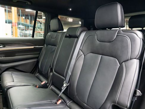 New 2026 Jeep Grand Cherokee L Limited image 28