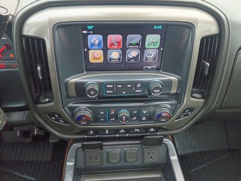 Used 2018 Chevrolet Silverado 1500 High Country image 8