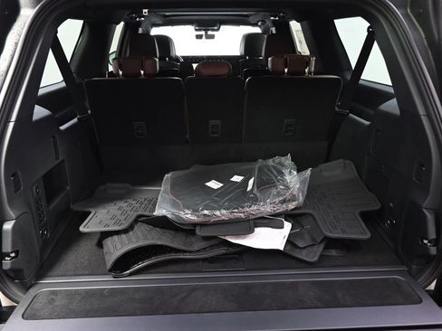 New 2026 Lincoln Navigator L Reserve AWD/4WD image 19