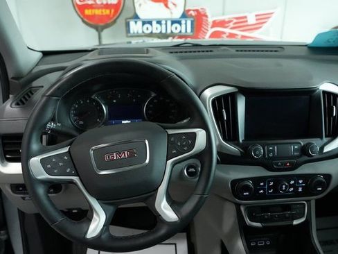 Used 2023 GMC Terrain SLT w/ Tech Package image 16