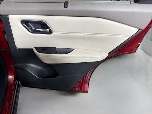 Used 2021 Nissan Rogue SV w/ Premium Package FWD image 28
