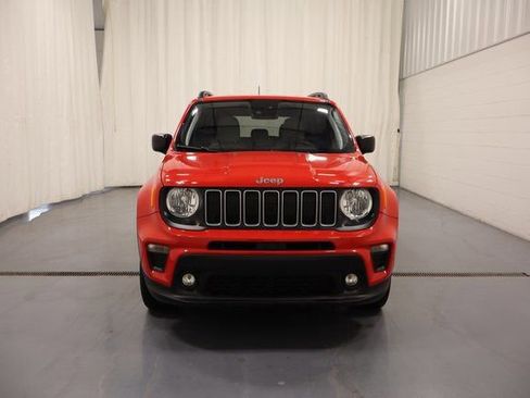Used 2022 Jeep Renegade Latitude image 3