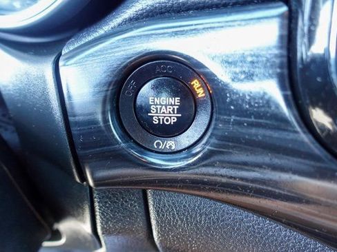 Used 2022 Jeep Grand Cherokee Laredo X image 17