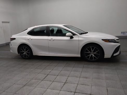 Used 2022 Toyota Camry SE w/ Convenience Package FWD image 11