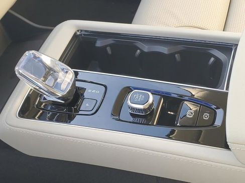 New 2026 Volvo XC90 B6 Ultra w/ Protection Package AWD/4WD image 24
