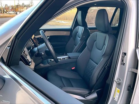 Used 2025 Volvo XC90 T8 Plus image 8