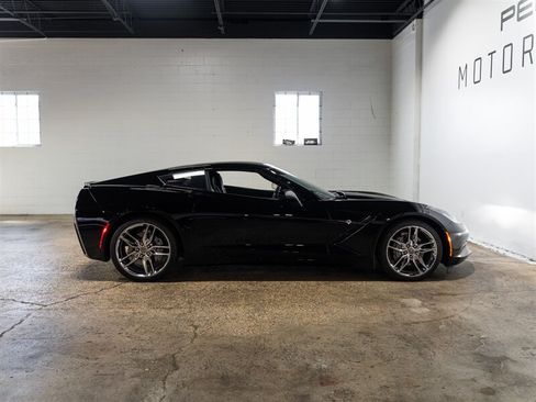 Used 2019 Chevrolet Corvette Stingray Coupe w/ 1LT RWD image 9