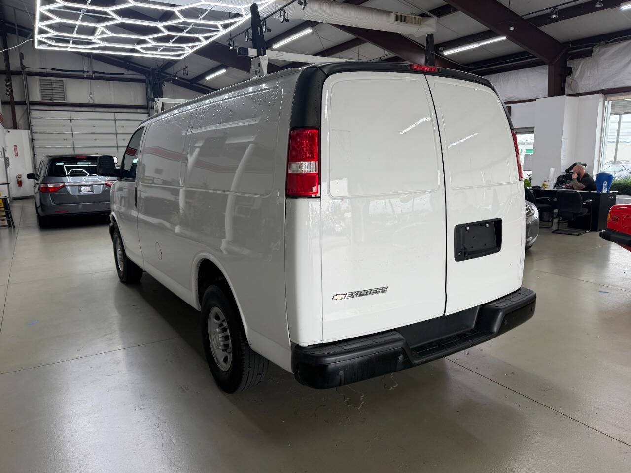 Used 2021 Chevrolet Express 2500 w/ Driver Convenience Package RWD image 4
