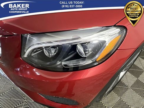 Used 2019 Mercedes-Benz GLC 300 4MATIC image 34