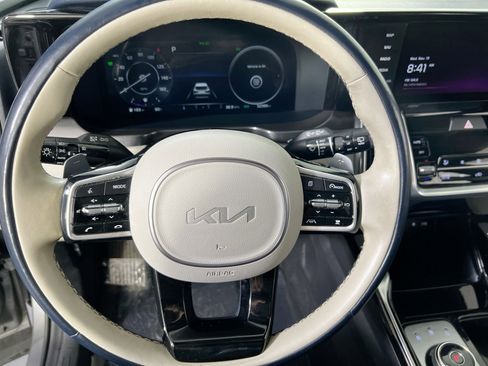 Used 2022 Kia Sorento SX Prestige w/ Panoramic Sunroof Package image 11