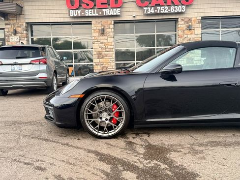 Used 2021 Porsche 911 Targa 4S w/ Premium Package AWD/4WD image 8