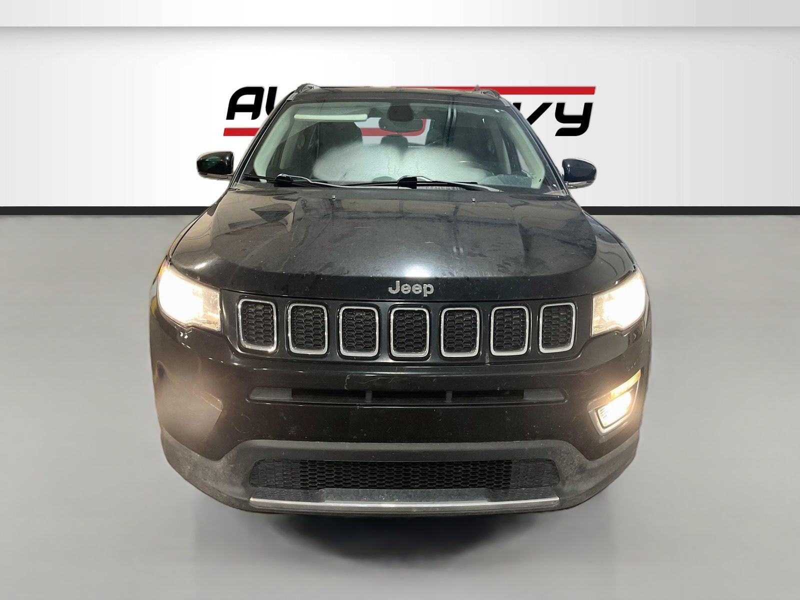 Used 2019 Jeep Compass Limited w/ Safety & Security Group AWD/4WD image 2