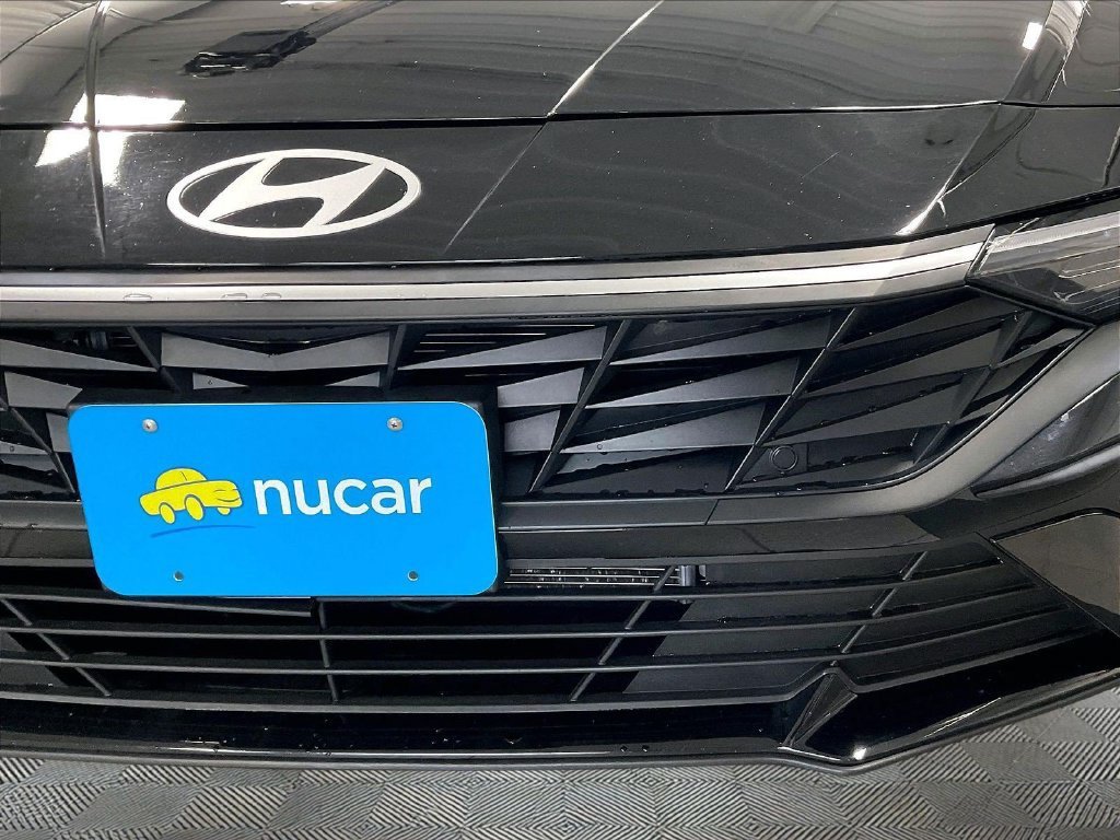 Used 2025 Hyundai Elantra SEL FWD image 31
