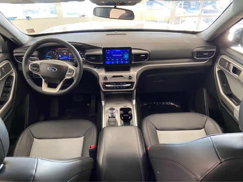 Used 2023 Ford Explorer XLT w/ Equipment Group 202A image 19