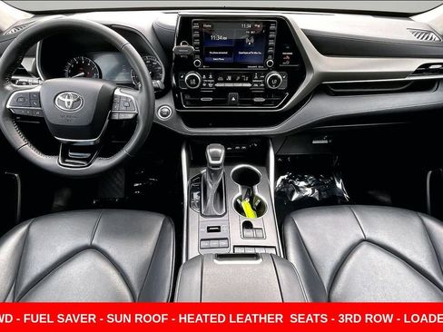 Used 2021 Toyota Highlander XLE AWD/4WD image 7
