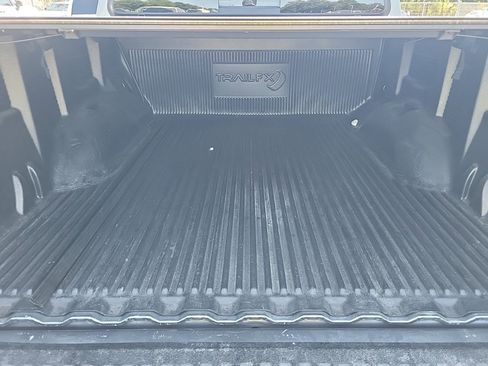 Used 2022 Chevrolet Colorado Z71 RWD image 14