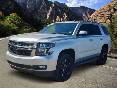 Used 2018 Chevrolet Tahoe LT w/ Luxury Package AWD/4WD image 5