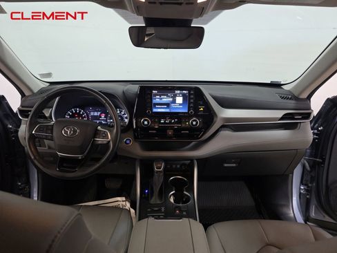 Used 2020 Toyota Highlander XLE w/ Protection Package #3 image 11
