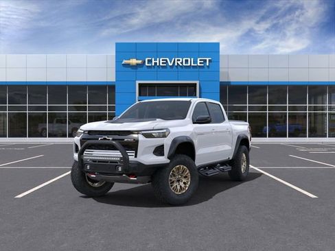 New 2025 Chevrolet Colorado ZR2 w/ Off-Road Front Bumper Package AWD/4WD image 8