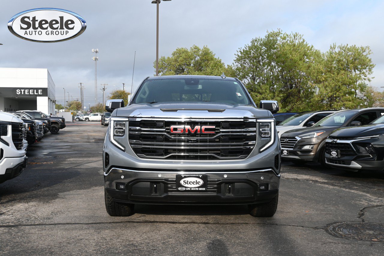 Used 2026 GMC Sierra 1500 SLT AWD/4WD image 2