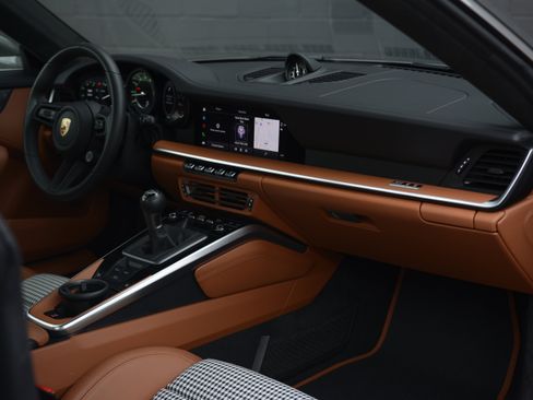 Certified 2023 Porsche 911 Carrera 4S AWD/4WD image 12