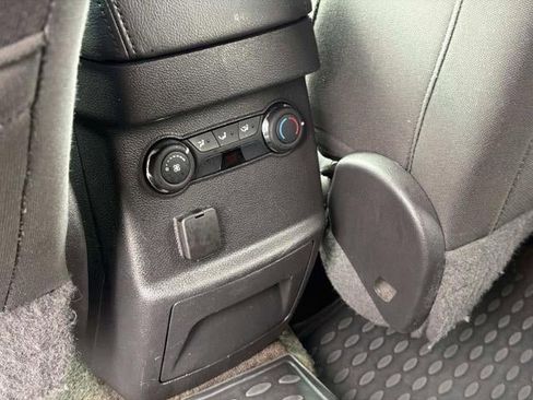 Used 2015 Ford Explorer XLT image 58