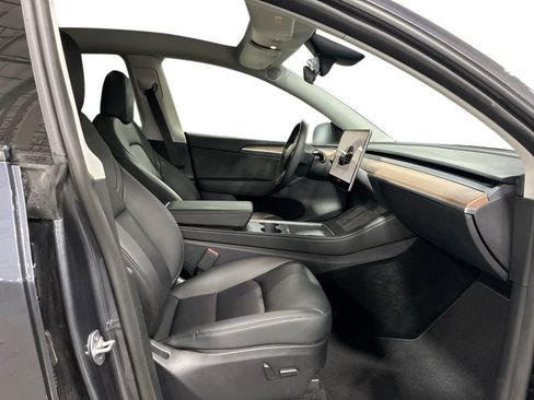 Certified 2023 Tesla Model Y Long Range AWD/4WD image 13