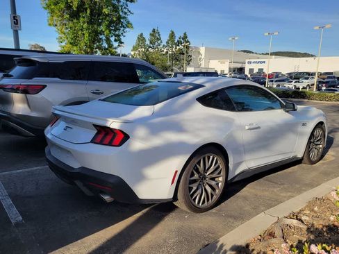 Used 2025 Ford Mustang GT Premium image 7