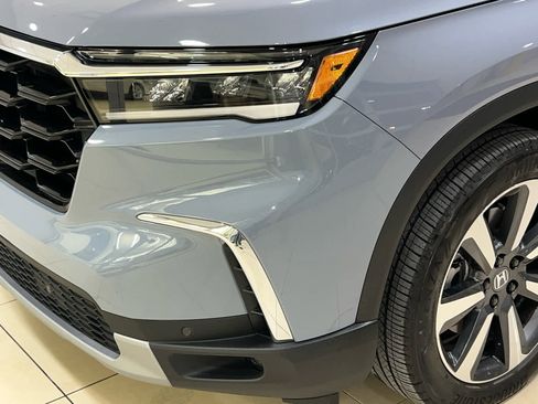 Used 2024 Honda Pilot Touring image 4