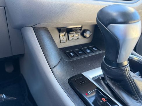 Used 2019 Toyota Highlander XLE image 26