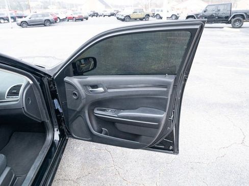 Used 2022 Chrysler 300 Touring w/ Sport Appearance Package image 14