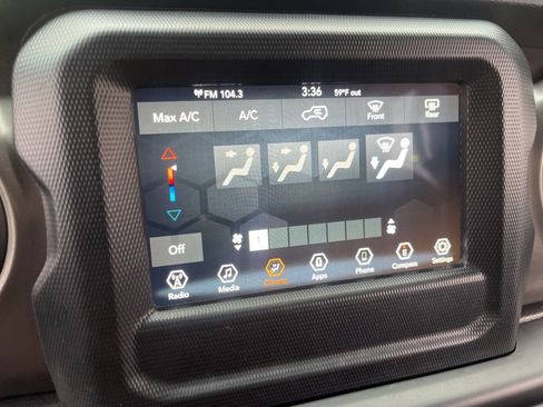 Used 2023 Jeep Wrangler Sport S image 33