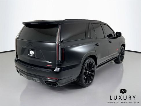 Used 2025 Cadillac Escalade V w/ LPO, Floor Liner Package AWD/4WD image 6