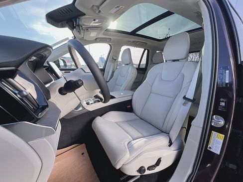 New 2026 Volvo XC90 B6 Ultra w/ Lounge Package AWD/4WD image 13