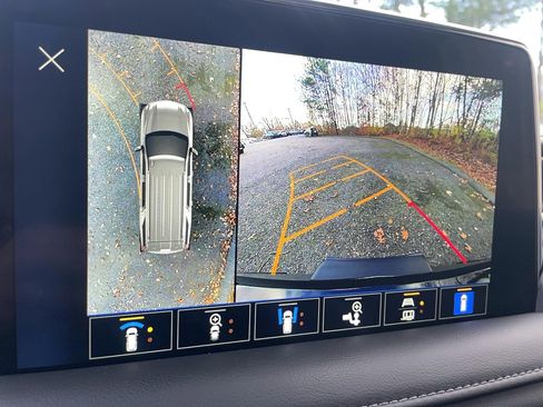 Used 2024 Chevrolet Tahoe Z71 w/ Luxury Package image 20