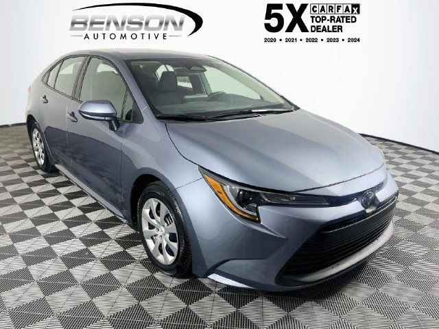 Used 2025 Toyota Corolla LE w/ Convenience Package FWD image 1