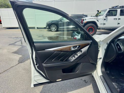 Used 2018 INFINITI Q50 Luxe w/ Essential Package (3.0T Luxe) RWD image 16