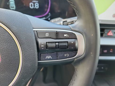 Used 2025 Kia Sportage EX FWD image 26