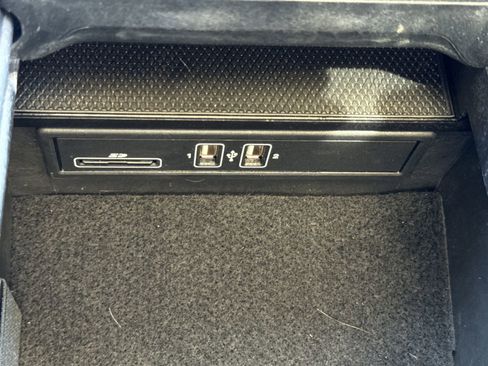 Used 2016 Mercedes-Benz C 300 Sedan image 23