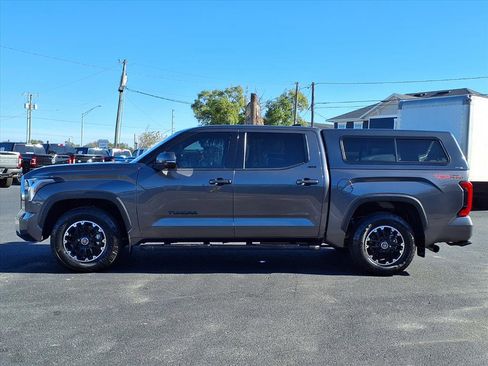 Used 2022 Toyota Tundra SR5 image 3