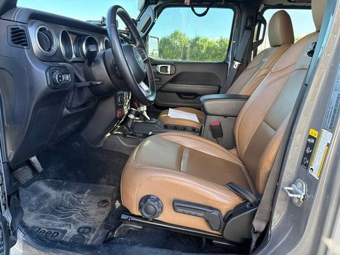 Used 2021 Jeep Gladiator Rubicon w/ Uconnect 4C Nav & Sound Group AWD/4WD image 10
