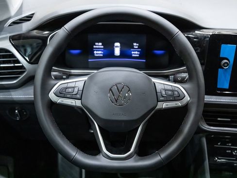 New 2026 Volkswagen Taos SE FWD image 16
