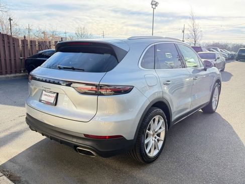 Used 2020 Porsche Cayenne Sport Utility 4D image 5