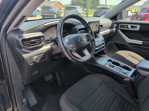 Used 2020 Ford Explorer XLT AWD/4WD image 7