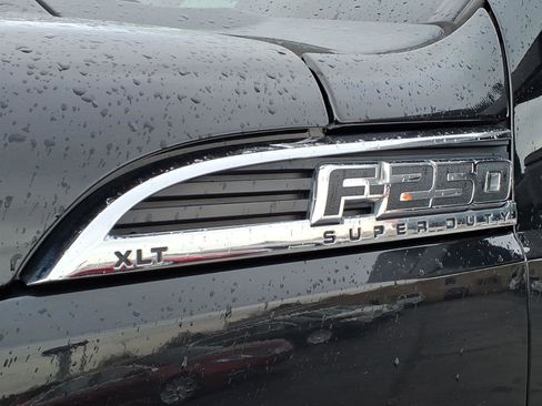 Used 2015 Ford F250 XLT w/ Camper Package image 8